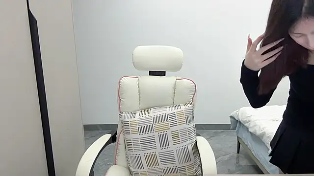 Snapshot of DYyyyyy-- chatting on February 2026 12:11:01 PM DYyyyyy-- online show from February 2026 12:11:01 PM