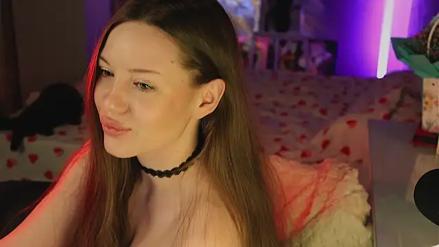 Alisia here online show from April 2026 07:50:02 PM