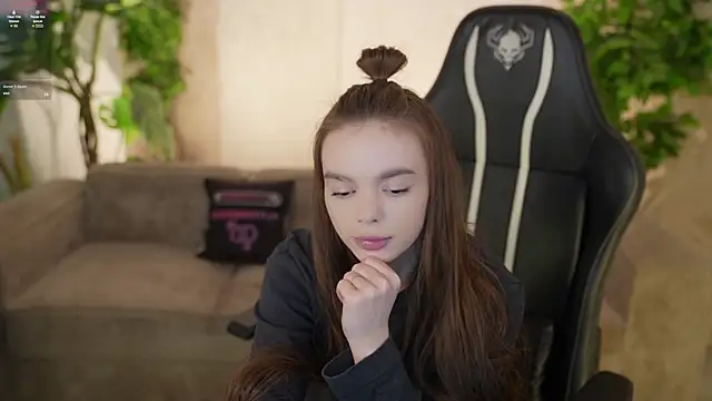 Zlata Sky online show from December 2025 07:53:02 PM