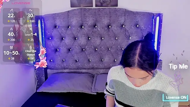 Naughty Elegance online show from February 2026 12:26:01 PM