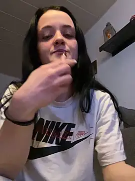 Snapshot of LeonieClaire chatting on February 2026 09:30:02 PM LeonieClaire online show from February 2026 09:30:02 PM