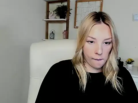 Snapshot of VelvetAngela chatting on March 2026 01:28:01 PM VelvetAngela online show from March 2026 01:28:01 PM