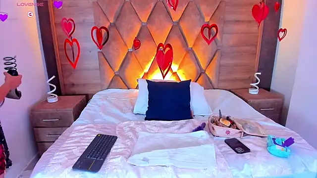 valeriekhaleesi online show from February 2026 08:38:01 PM