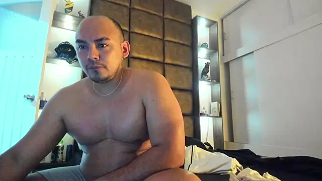 Snapshot of eros_colby chatting on February 2026 02:48:01 AM eros colby online show from February 2026 02:48:01 AM