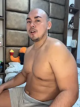 Snapshot of eros_colby chatting on February 2026 04:04:02 PM eros colby online show from February 2026 04:04:02 PM