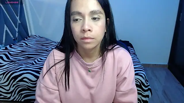 paula lopez   online show from April 2026 10:01:01 PM