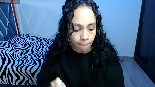 paula lopez   online show from May 2026 10:48:01 PM