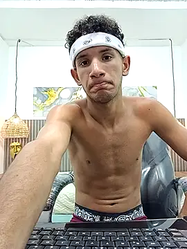 JDWhite18 online show from April 2026 04:06:02 AM