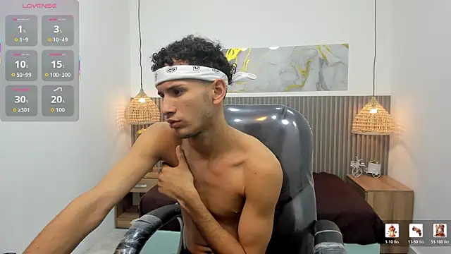 JDWhite18 online show from May 2026 03:37:02 AM