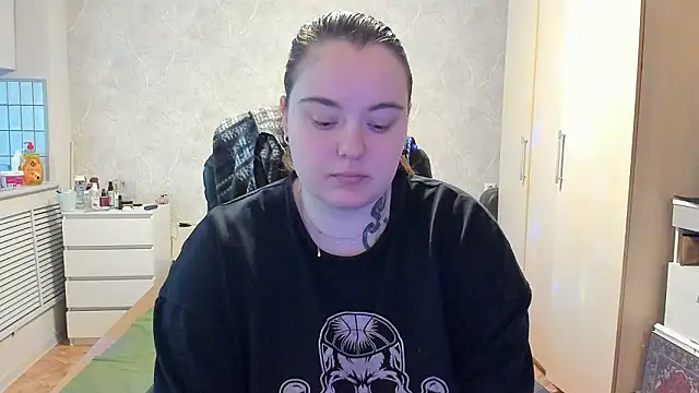 Snapshot of katya_idinax chatting on February 2026 10:21:02 AM katya idinax online show from February 2026 10:21:02 AM