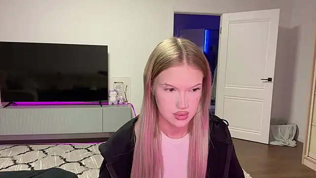 Snapshot of DannSago chatting on February 2026 05:00:02 PM DannSago online show from February 2026 05:00:02 PM