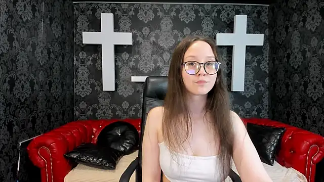 MonicaBev online show from April 2026 12:57:01 PM