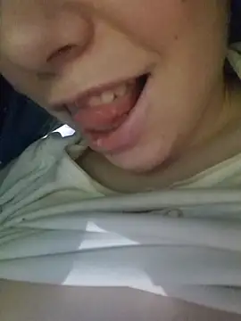 Snapshot of miraevelina chatting on February 2026 09:14:02 AM miraevelina online show from February 2026 09:14:02 AM