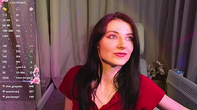 Snapshot of NicoleLuxe chatting on April 2026 05:37:01 PM NicoleLuxe online show from April 2026 05:37:01 PM
