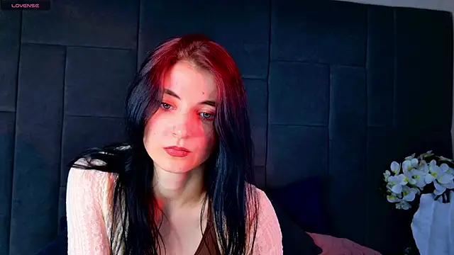 Snapshot of NicoleLuxe chatting on May 2026 06:04:02 PM NicoleLuxe online show from May 2026 06:04:02 PM