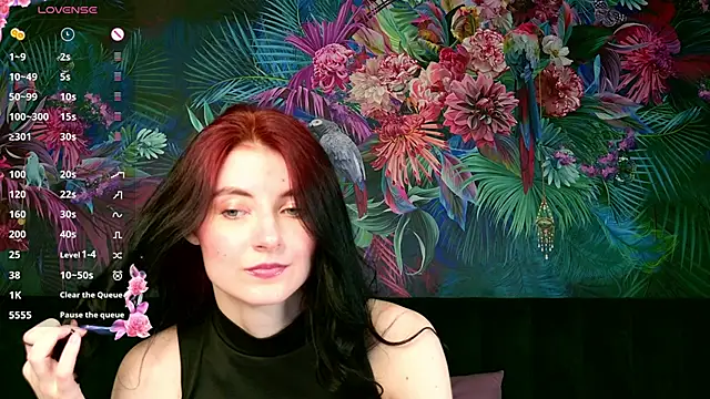 Snapshot of NicoleLuxe chatting on May 2026 07:20:01 PM NicoleLuxe online show from May 2026 07:20:01 PM