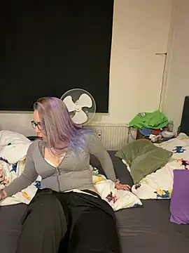 Snapshot of Red_desteny chatting on March 2026 06:15:02 PM Red desteny online show from March 2026 06:15:02 PM