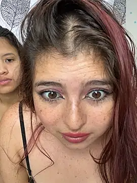 Snapshot of Vilu_and_Xuxi_ chatting on March 2026 10:36:02 PM Vilu and Xuxi online show from March 2026 10:36:02 PM