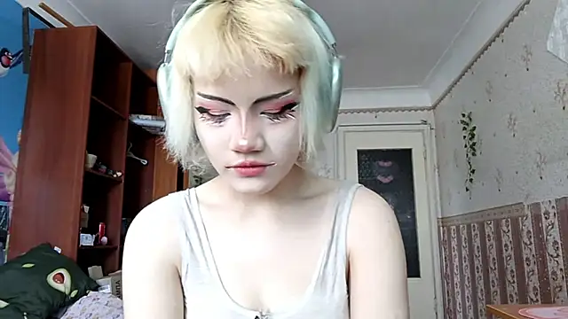 KathernSaulters online show from March 2026 07:00:02 AM