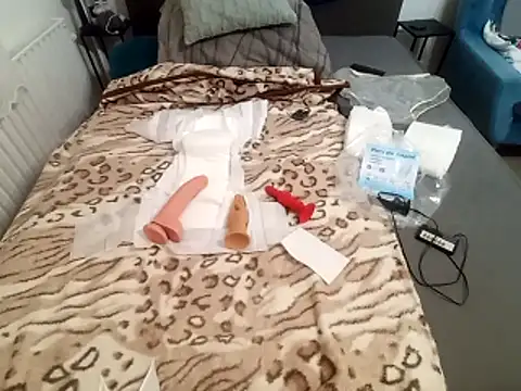 Honzicek144 online show from April 2026 07:50:02 PM