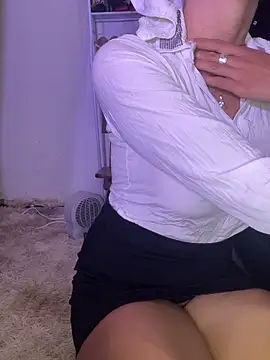 Isabelle Sara online show from May 2026 08:51:01 PM