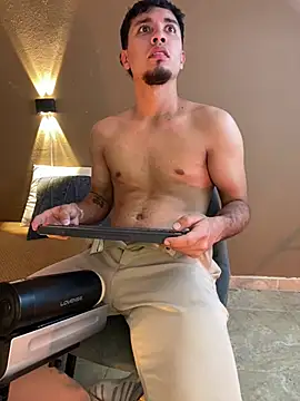 Noah Smith01 online show from June 2026 10:04:02 PM