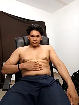 Snapshot of Andres28-2000 chatting on February 2026 10:47:02 PM Andres28-2000 online show from February 2026 10:47:02 PM