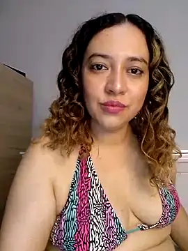 risitos23 online show from June 2026 02:39:02 AM