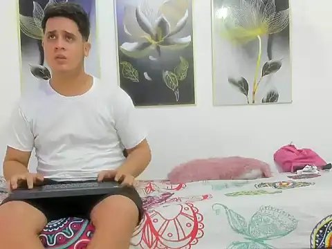 Snapshot of DarknessDesire chatting on February 2026 07:10:01 PM DarknessDesire online show from February 2026 07:10:01 PM