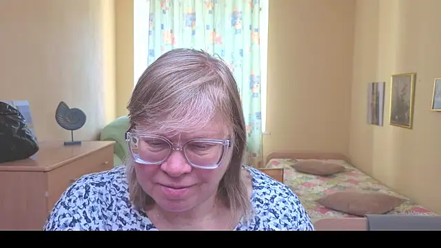 Emma Eclipsee online show from February 2026 08:00:02 AM