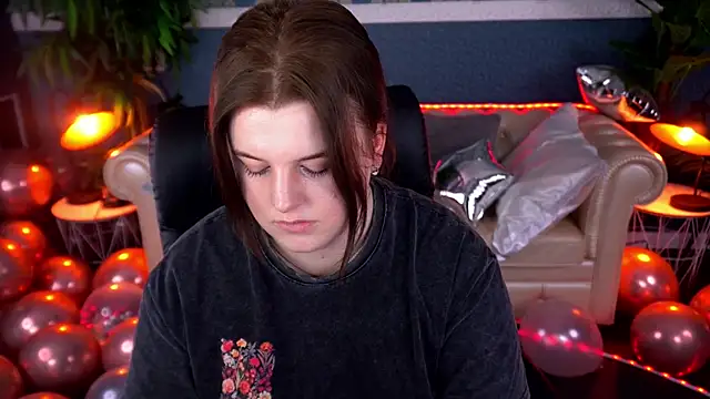 Snapshot of KristiFoxy chatting on February 2026 01:38:02 PM KristiFoxy online show from February 2026 01:38:02 PM