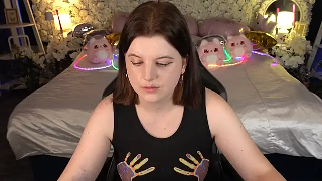 KristiFoxy online show from May 2026 06:38:01 PM