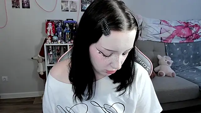 MollysLand online show from March 2026 07:53:01 AM