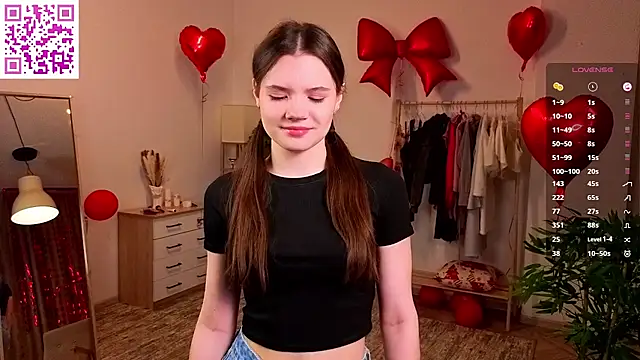 Snapshot of MirthaZien chatting on February 2026 01:02:01 AM MirthaZien online show from February 2026 01:02:01 AM