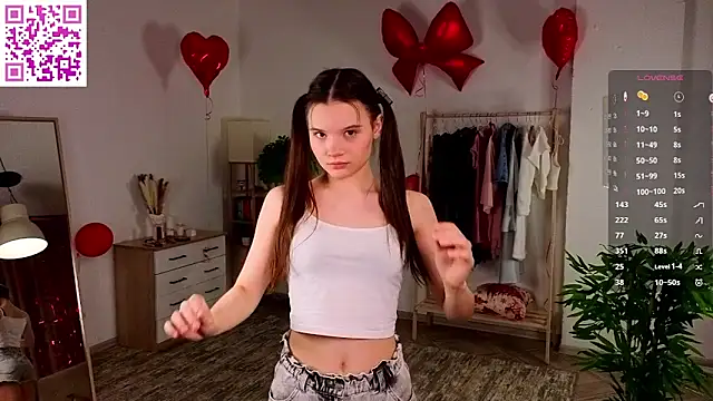 Snapshot of MirthaZien chatting on February 2026 01:03:01 AM MirthaZien online show from February 2026 01:03:01 AM