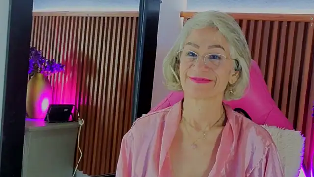 miss monserrate01 online show from June 2026 01:28:01 PM