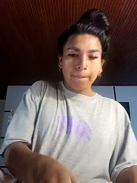 Snapshot of MeelFox chatting on February 2026 12:15:01 PM MeelFox online show from February 2026 12:15:01 PM