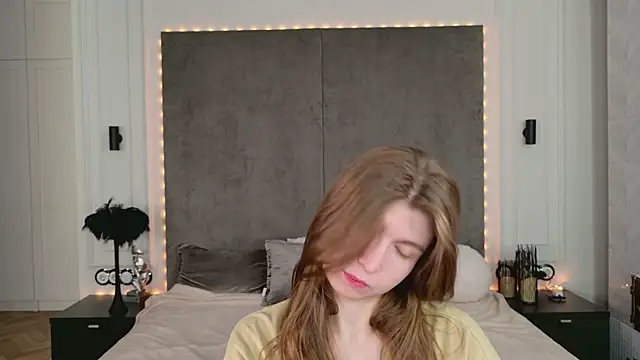 Bubble Chloe online show from March 2026 02:16:01 PM