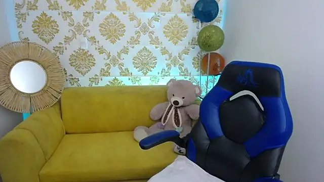 ALISS M  online show from March 2026 08:03:01 PM