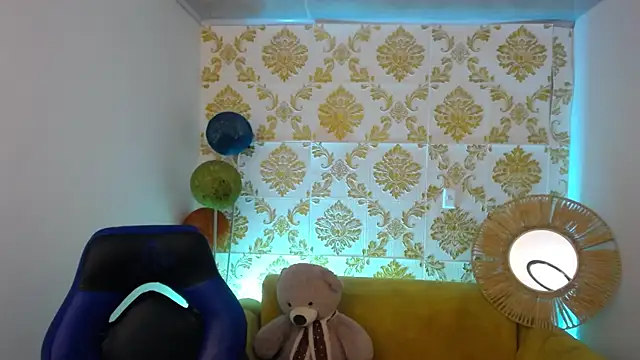 ALISS M  online show from April 2026 07:47:02 PM