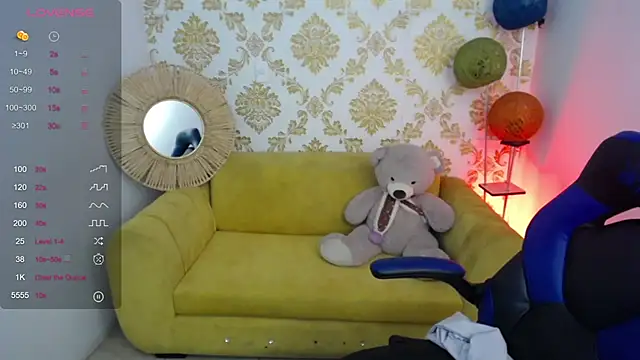 ALISS M  online show from April 2026 08:09:02 PM