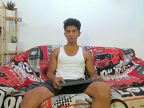 Yoel hot2004 online show from February 2026 07:43:01 PM