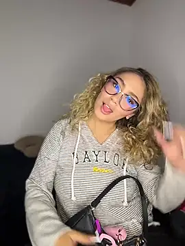 Maddy Beluci online show from July 2026 12:02:02 AM