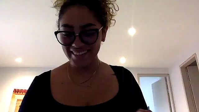 Maddy Beluci online show from July 2026 02:13:02 PM