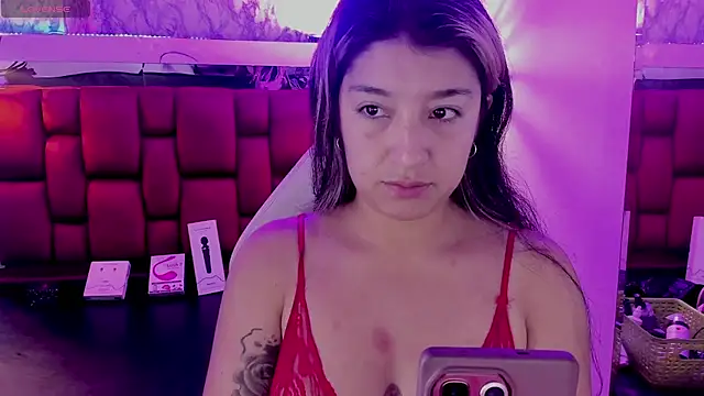Dahiana Dmour  online show from May 2026 11:59:01 AM