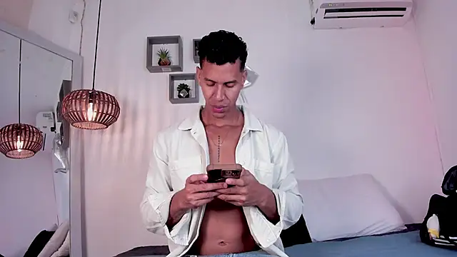 Snapshot of Royland_Vega chatting on February 2026 11:38:02 AM Royland Vega online show from February 2026 11:38:02 AM