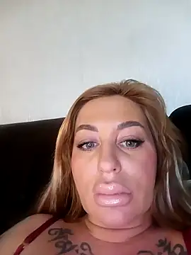 MiaMooly online show from February 2026 02:15:01 PM