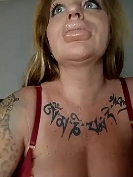 MiaMooly online show from March 2026 06:26:02 PM