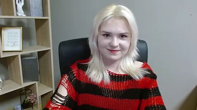 SweetLilyxo online show from February 2026 02:32:02 PM