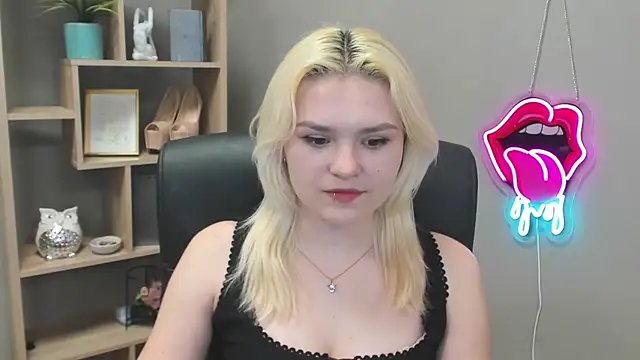 SweetLilyxo online show from March 2026 02:30:01 PM